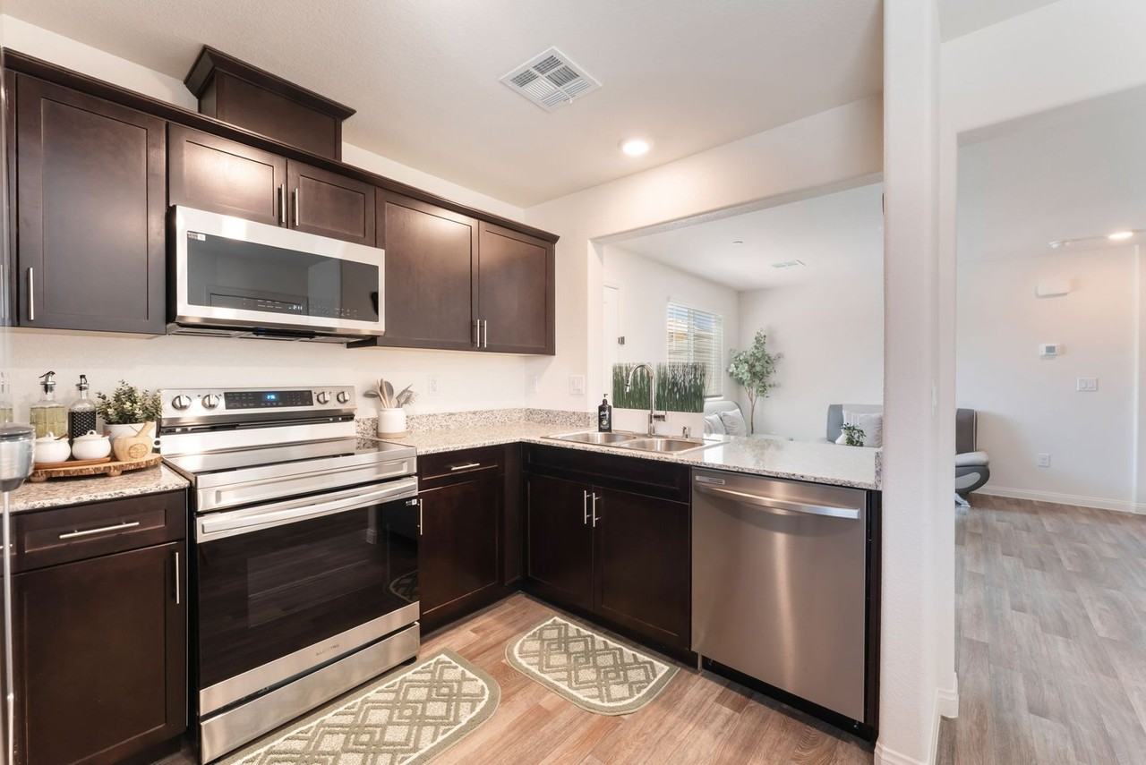 2830 Matador Red Ave - Photo 4 of 19