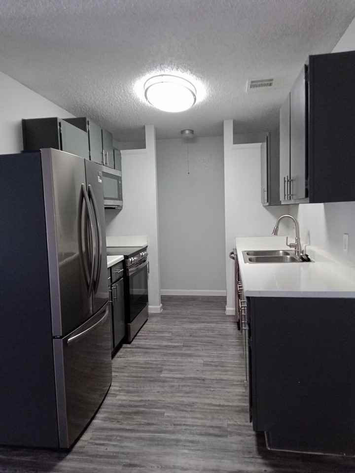 4346 Lehman Dr - Photo 2 of 6