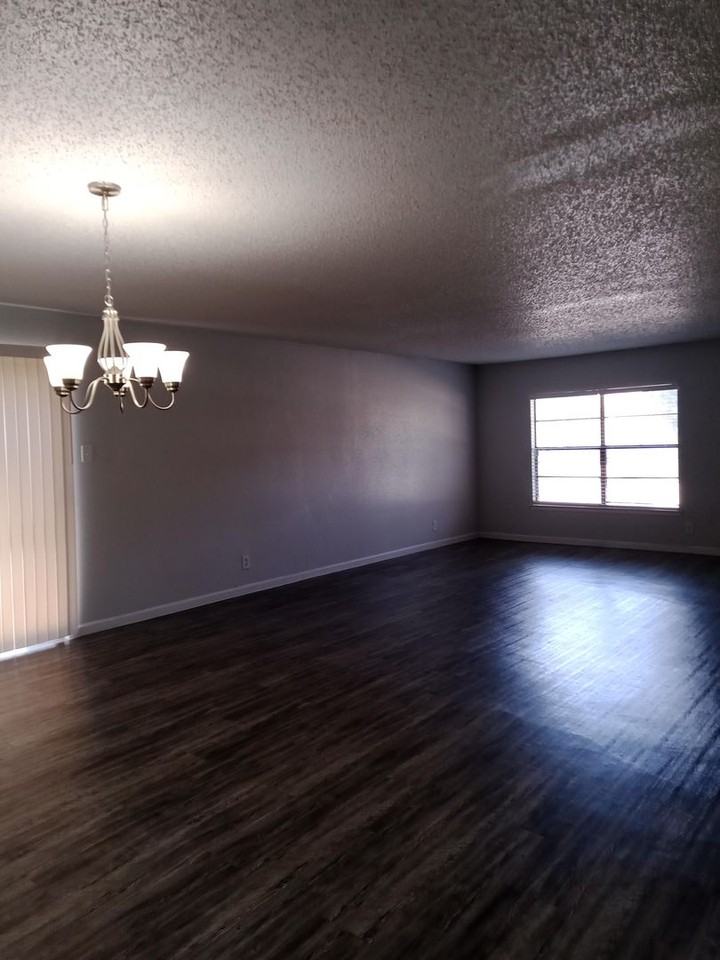 4346 Lehman Dr - Photo 3 of 6