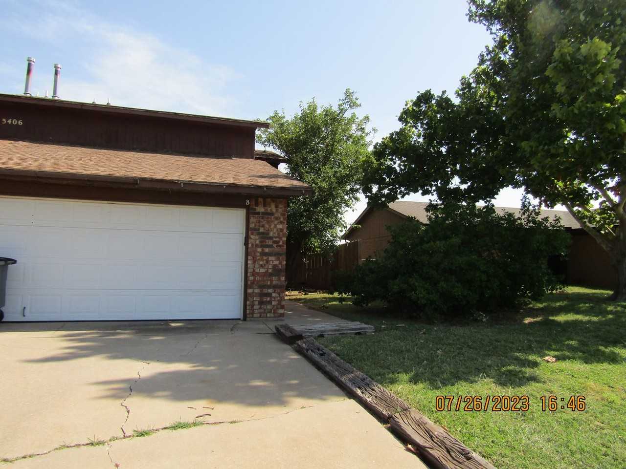 5406 Nw Sir Brian Ave Apt B - Photo 2 of 42