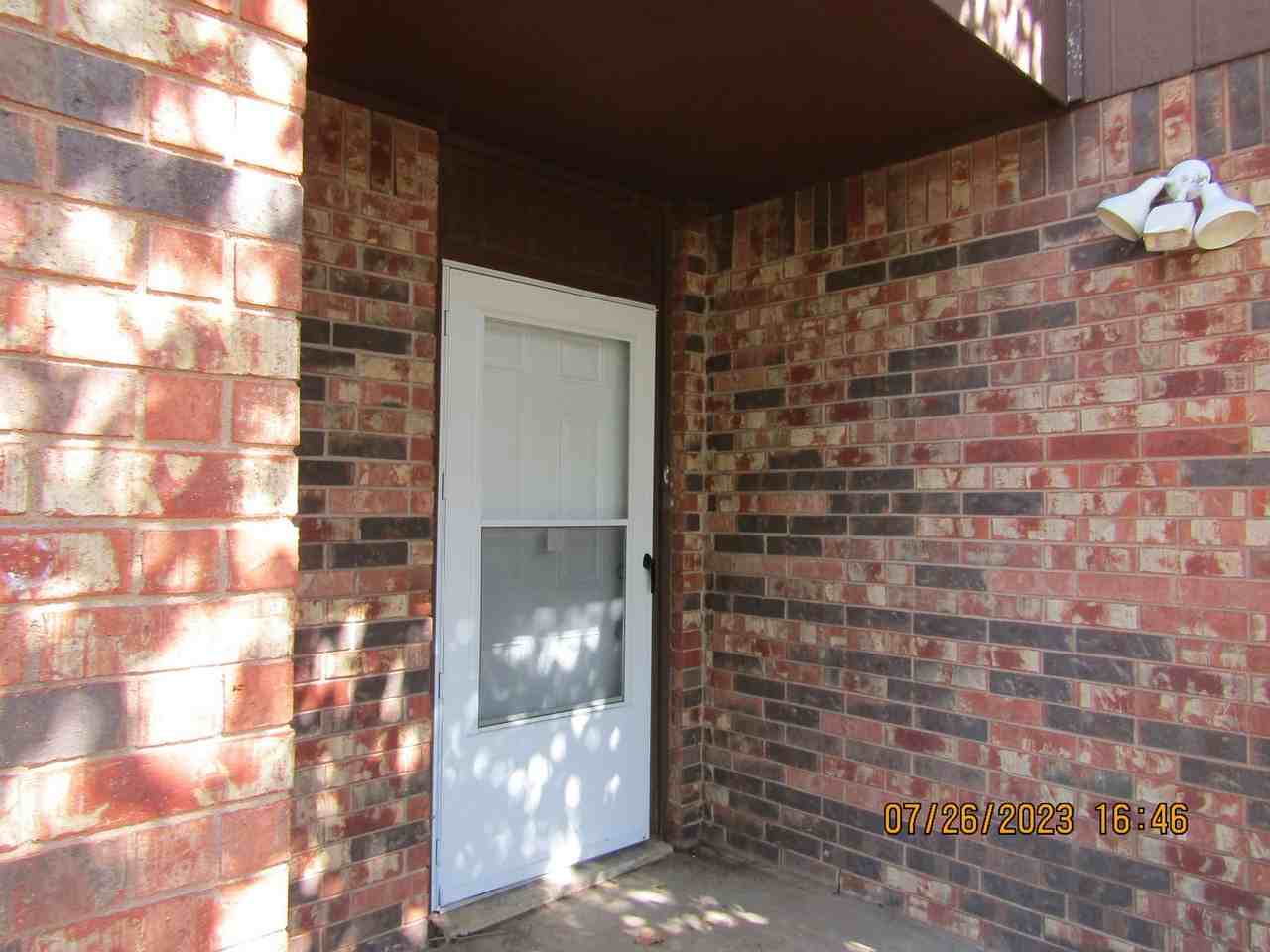 5406 Nw Sir Brian Ave Apt B - Photo 3 of 42