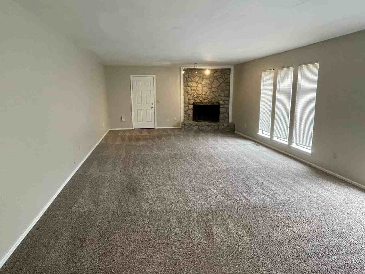 7012 Spinnaker Lane - Photo 2 of 22