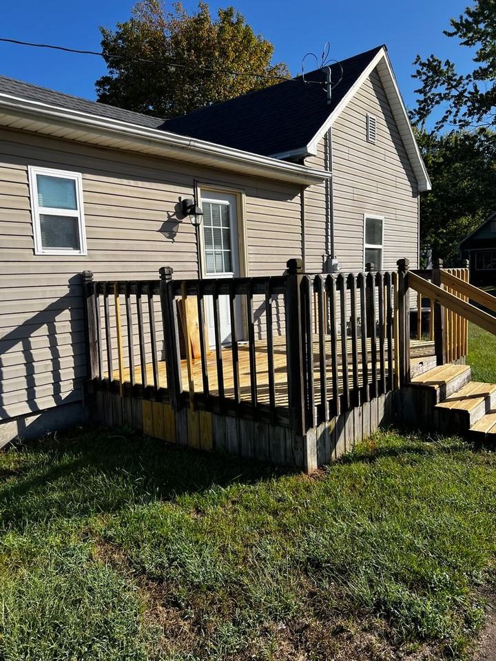 702 N 8th St - Photo 2 of 14