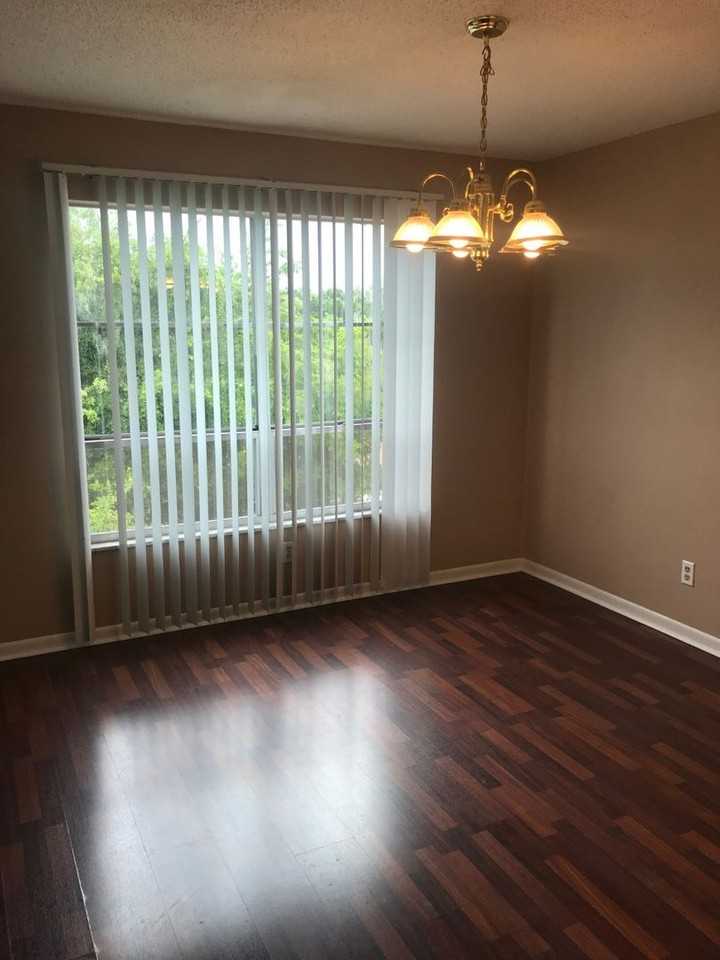 230 E Desoto St - Photo 2 of 17