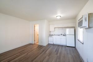 featured image of 135 8th St S