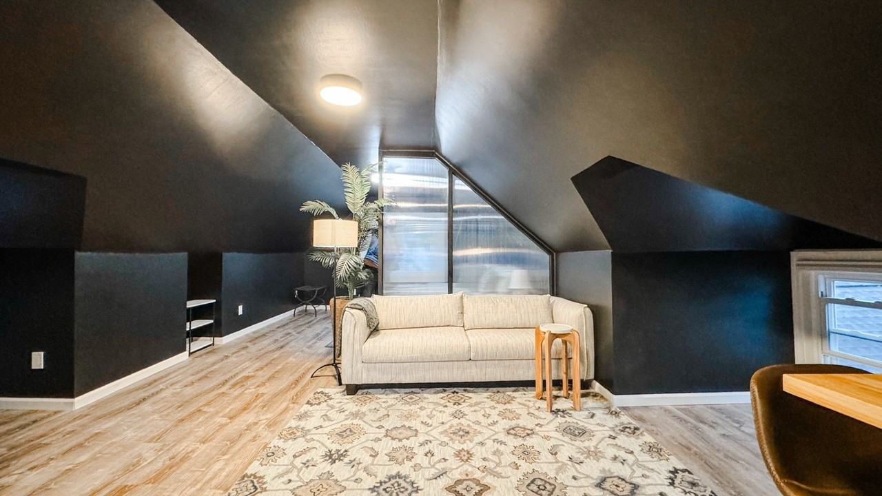 1075 Garson Ave - Photo 6 of 13