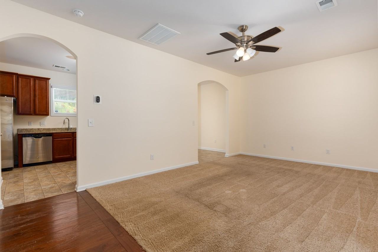 330 Gracemount Ln - Photo 7 of 30
