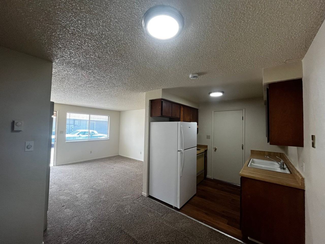 1342 North Edmonds Drive - Photo 3 of 10