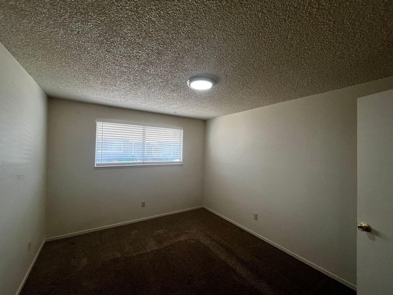 1342 North Edmonds Drive - Photo 6 of 10