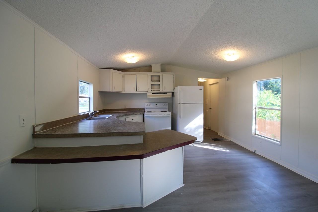 98 Cameron Cir - Photo 4 of 18