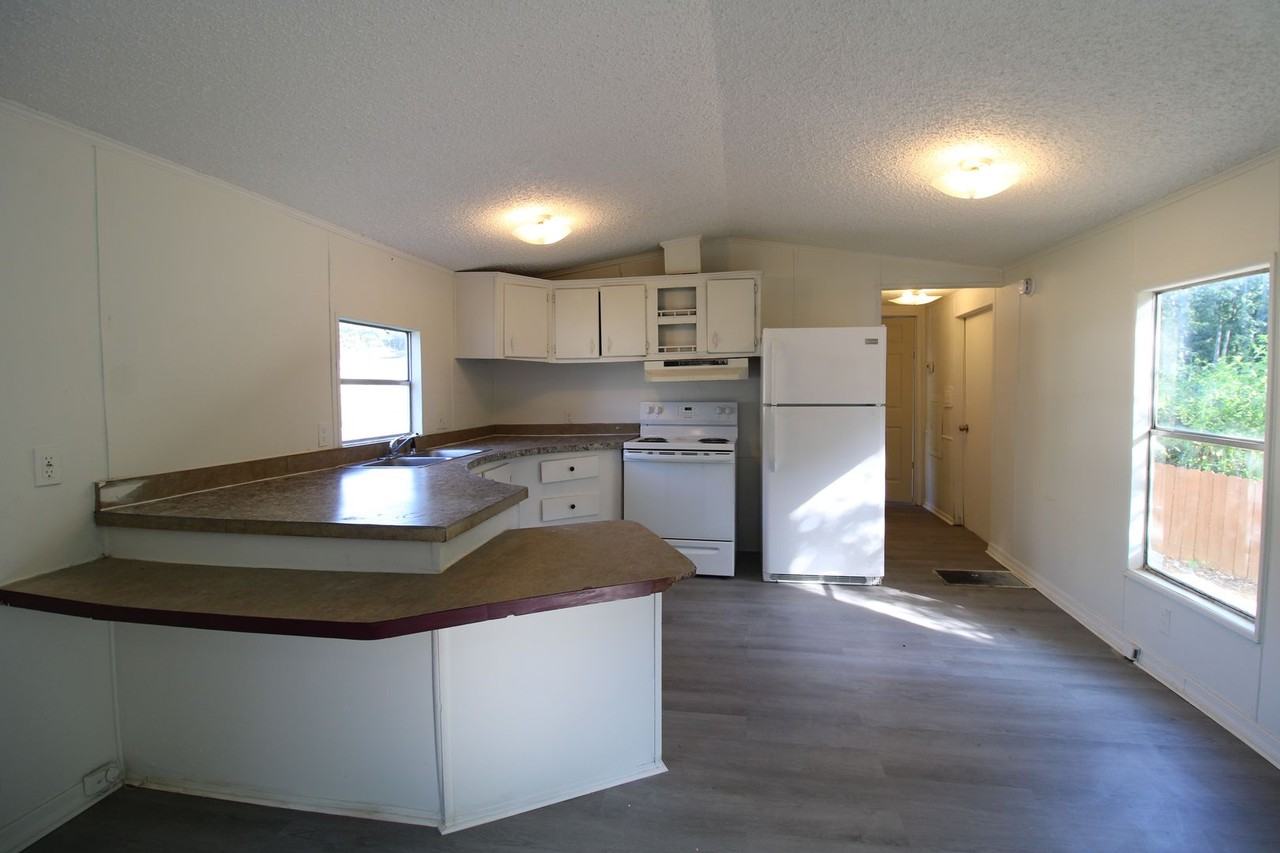 98 Cameron Cir - Photo 5 of 18