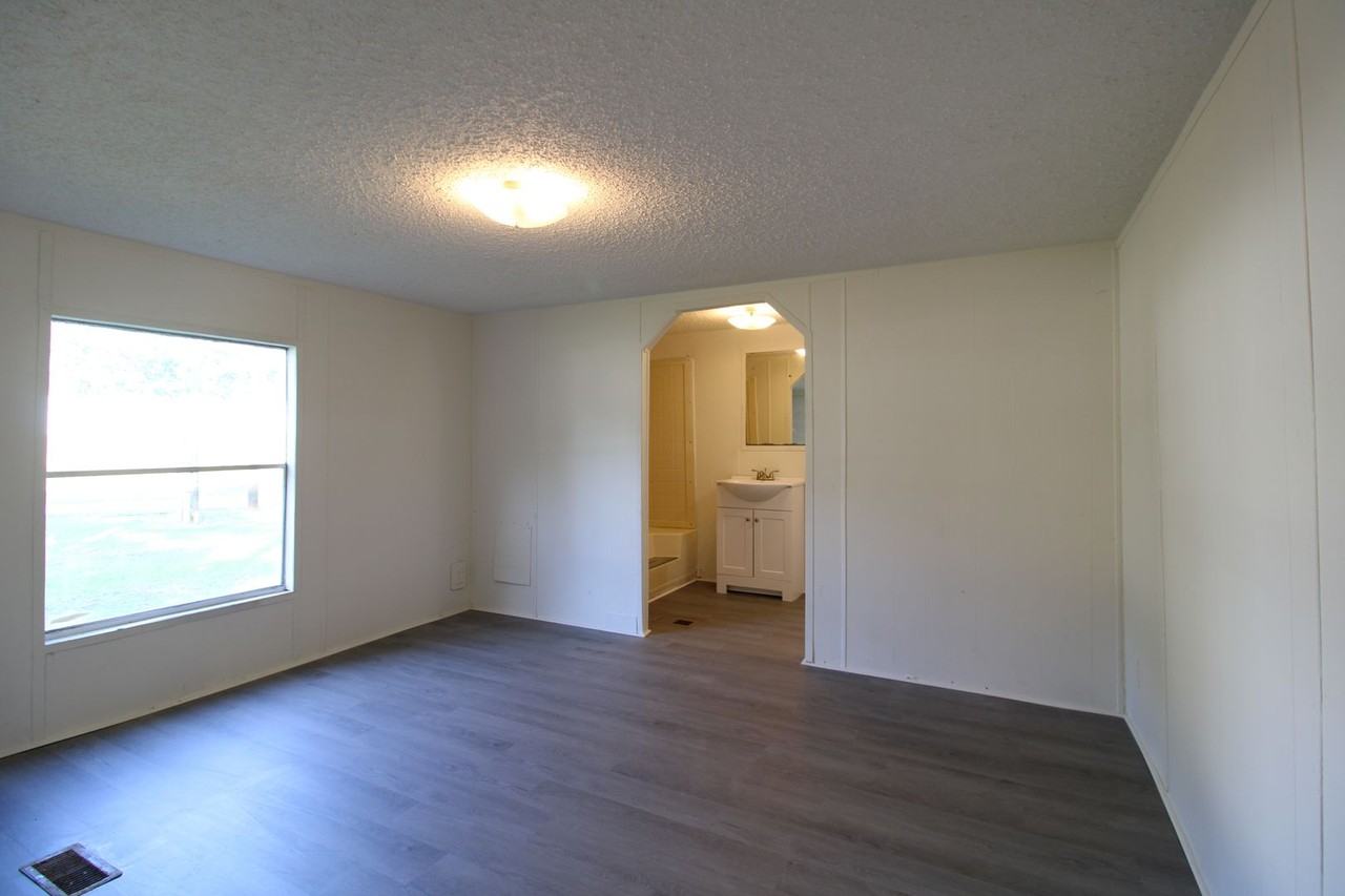 98 Cameron Cir - Photo 7 of 18