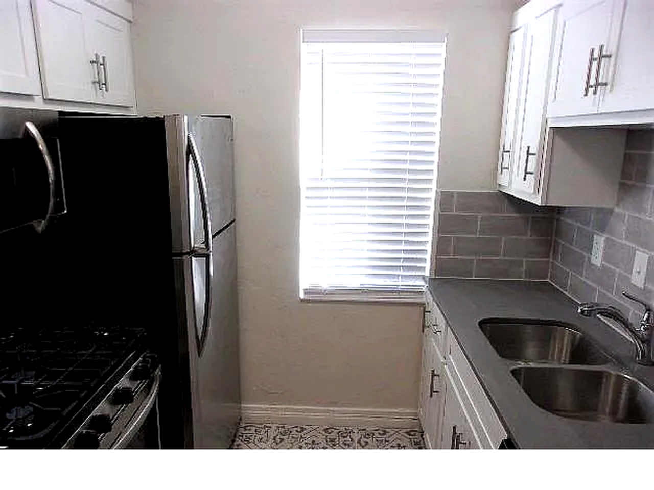 1718 N Indiana Ave - Photo 2 of 10