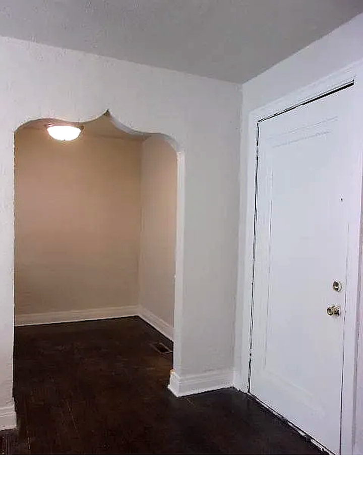 1718 N Indiana Ave - Photo 6 of 10