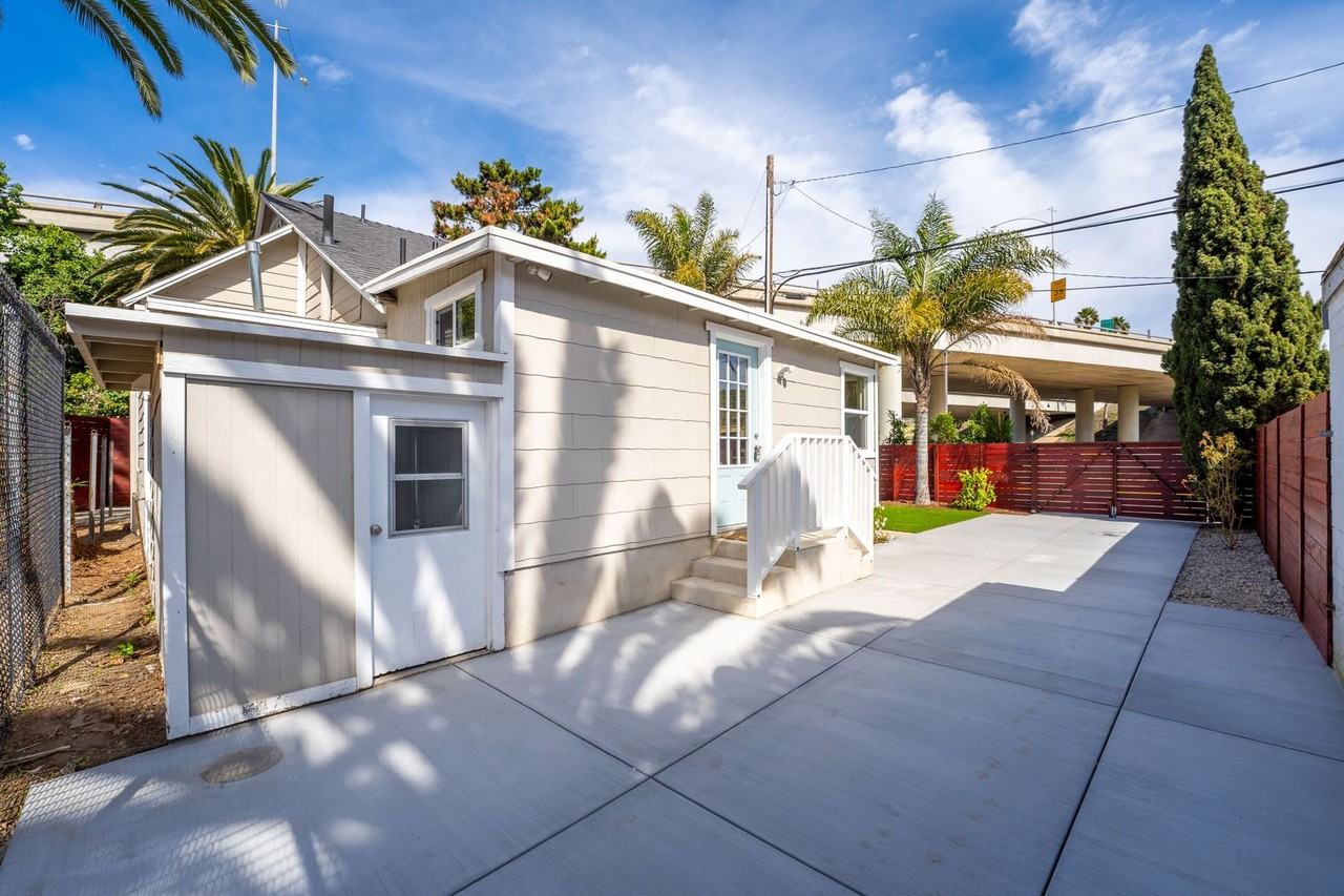 201 S Olive St - Photo 2 of 21