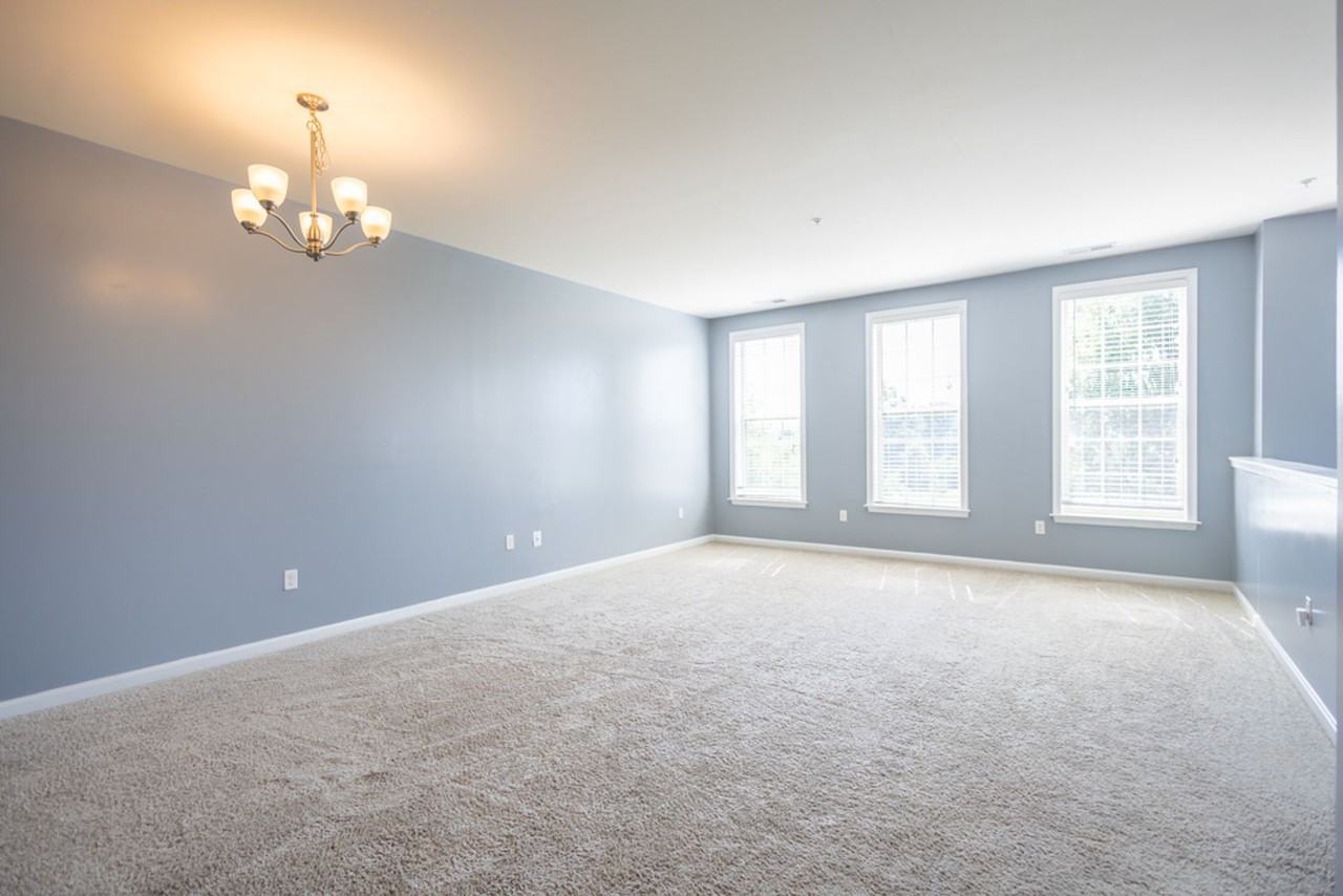 2607 Campus Way N - Photo 2 of 29