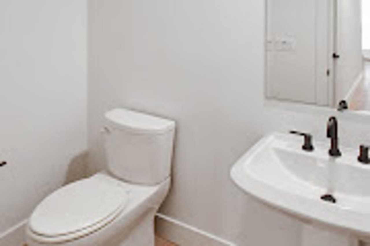 212 Avant Pl - Photo 2 of 35