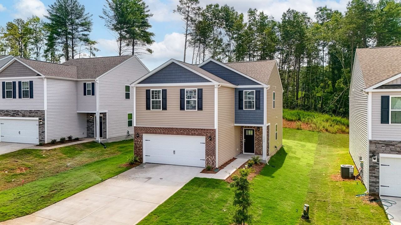 1342 37th Avenue Ln Ne - Photo 2 of 33