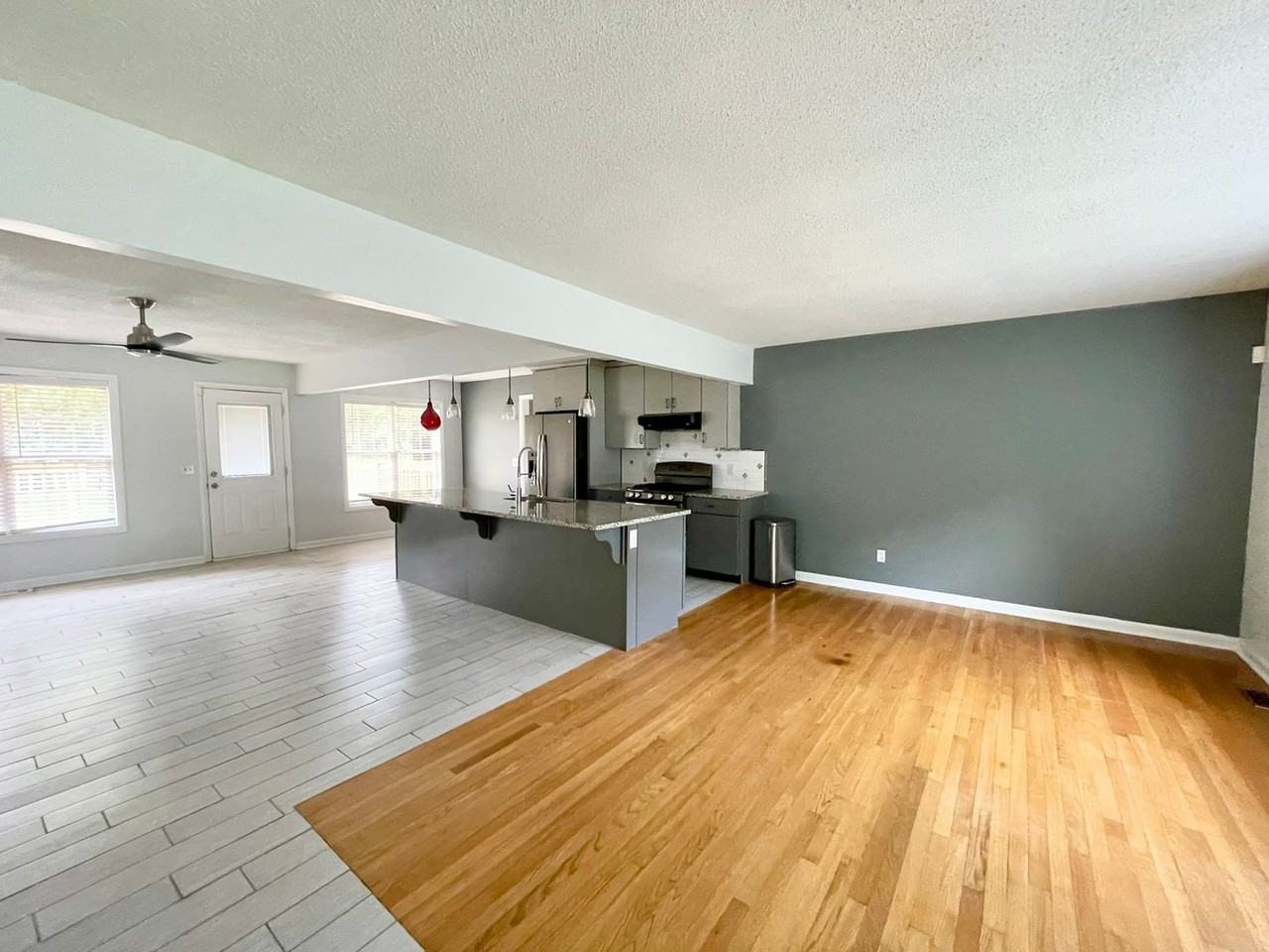 2112 Chandler Ave - Photo 3 of 22