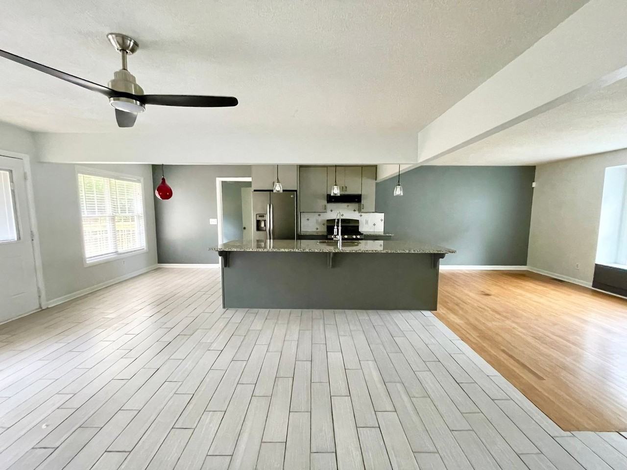 2112 Chandler Ave - Photo 5 of 22