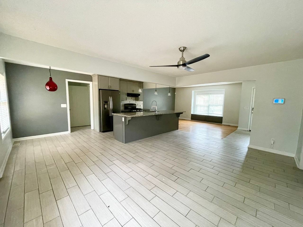 2112 Chandler Ave - Photo 7 of 22