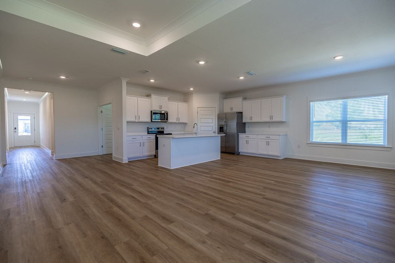 501 Huller Ave - Photo 3 of 25