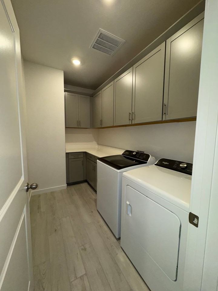 1272 1272 Bastion Avenue - Photo 3 of 24