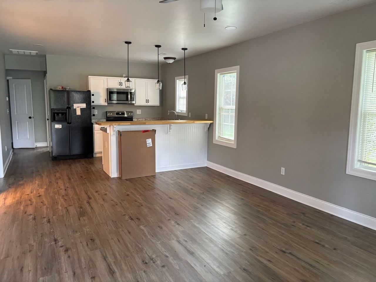 610 S Jefferson St - Photo 2 of 10