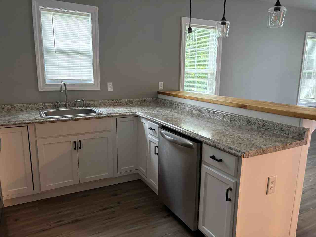 610 S Jefferson St - Photo 3 of 10