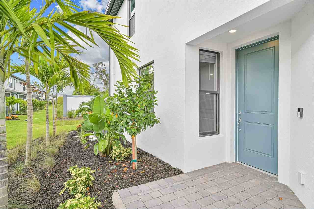 13011 Luminary Way - Photo 3 of 27