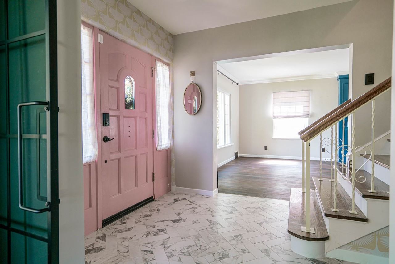 1305 27th St - Photo 3 of 38