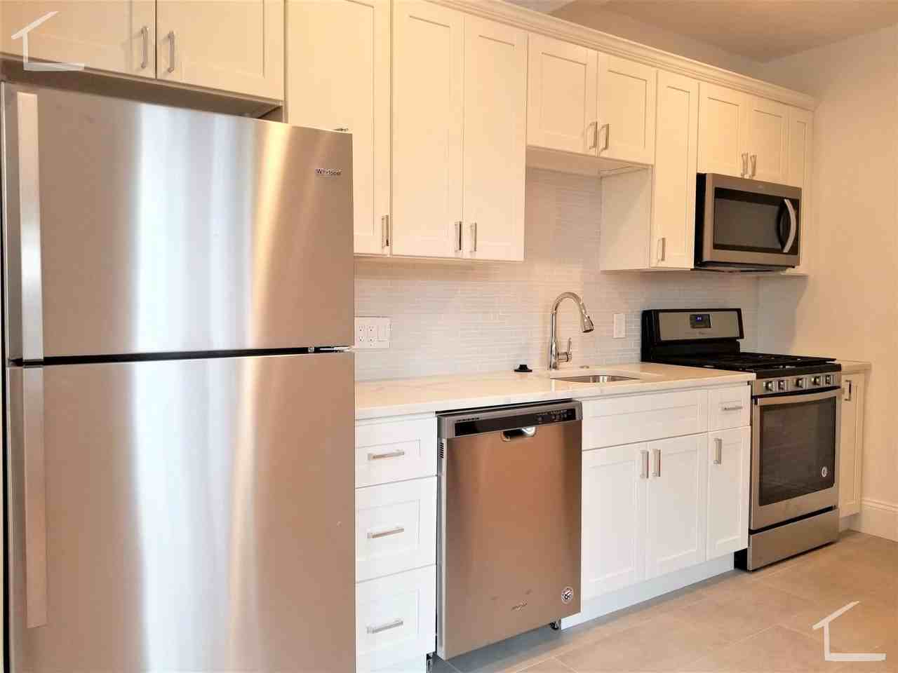 11 Gardner St - Photo 3 of 7