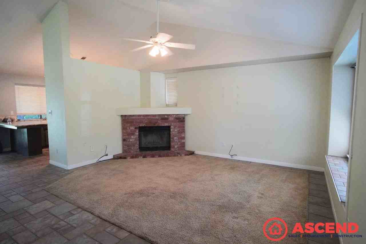 9116 Lacroix Ct - Photo 4 of 22