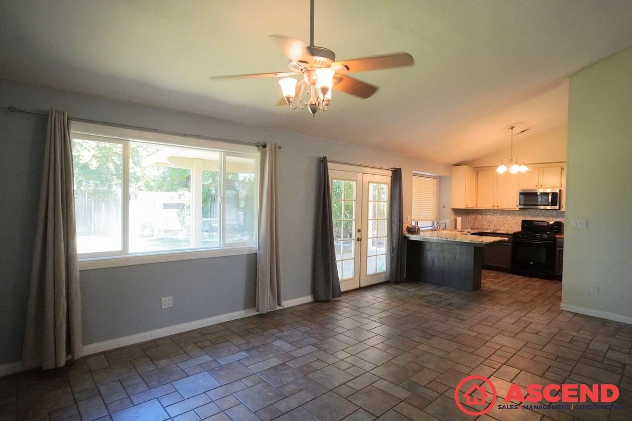 9116 Lacroix Ct - Photo 6 of 22