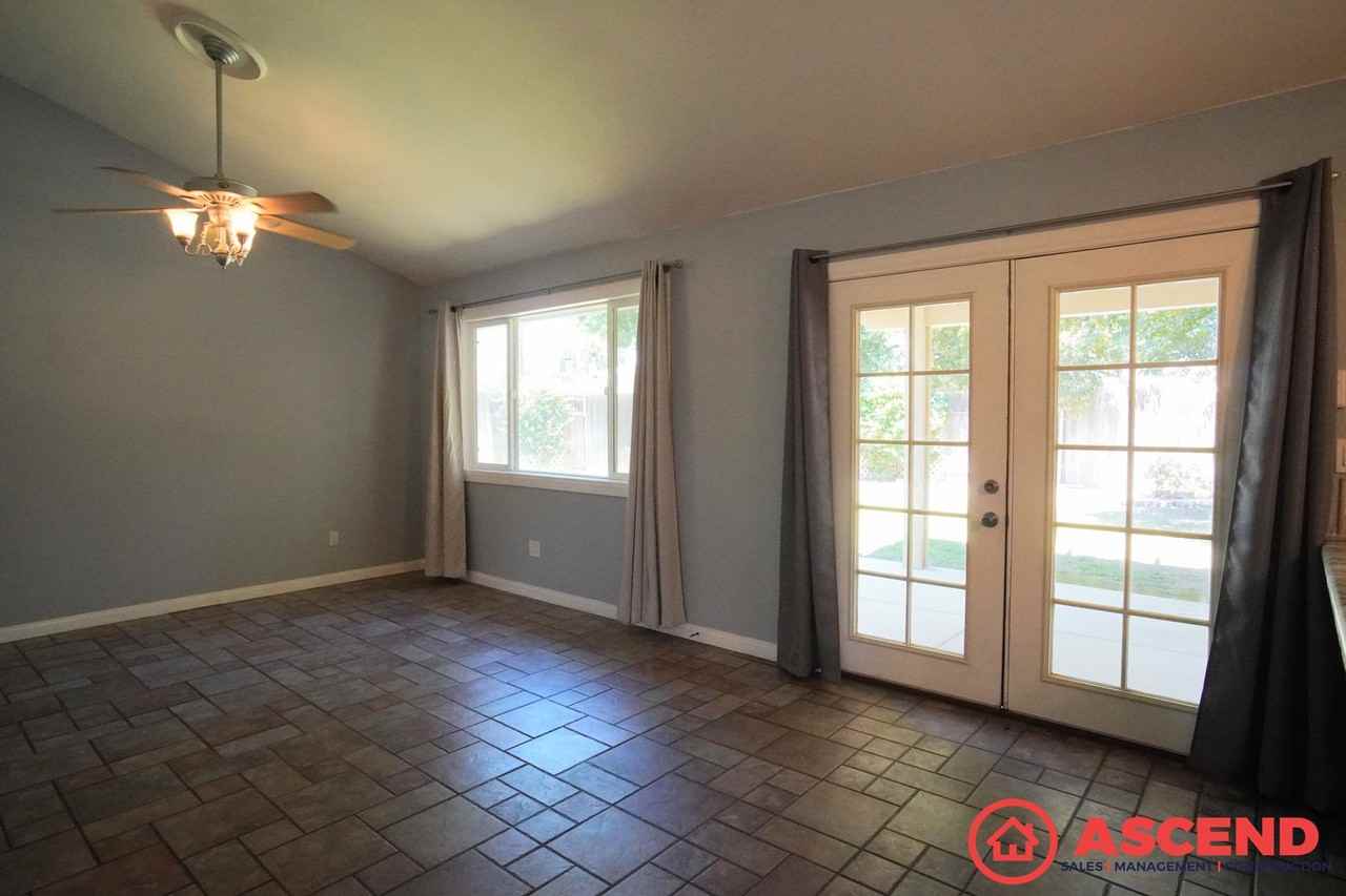 9116 Lacroix Ct - Photo 7 of 22