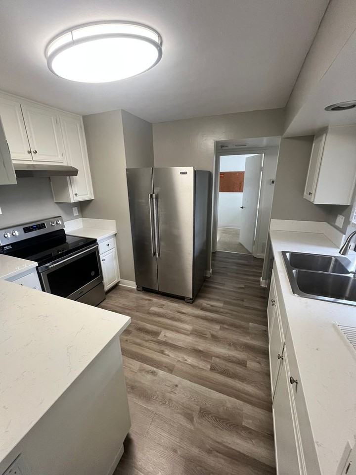 8126 Camino Tranquilo - Photo 7 of 32