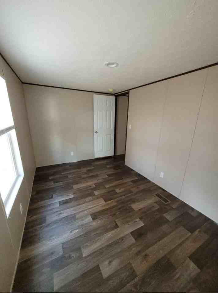 238 Freeman Cir - Photo 4 of 17