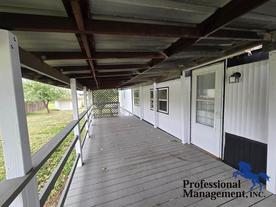 2108 E Maryland Ln - Photo 2 of 8