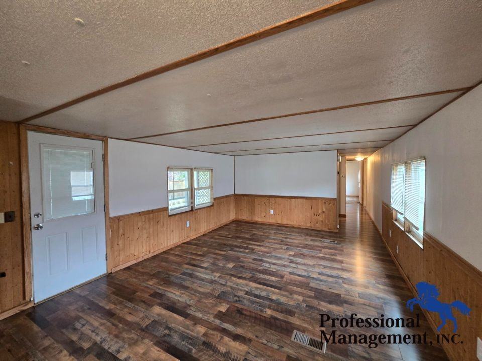 2108 E Maryland Ln - Photo 4 of 8