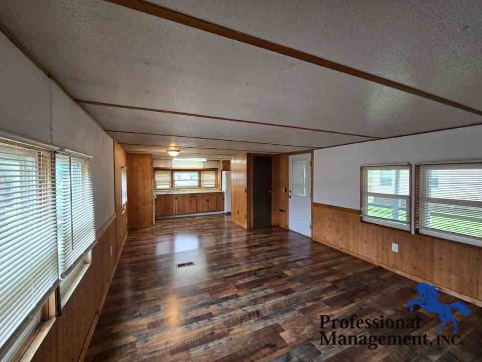 2108 E Maryland Ln - Photo 5 of 8