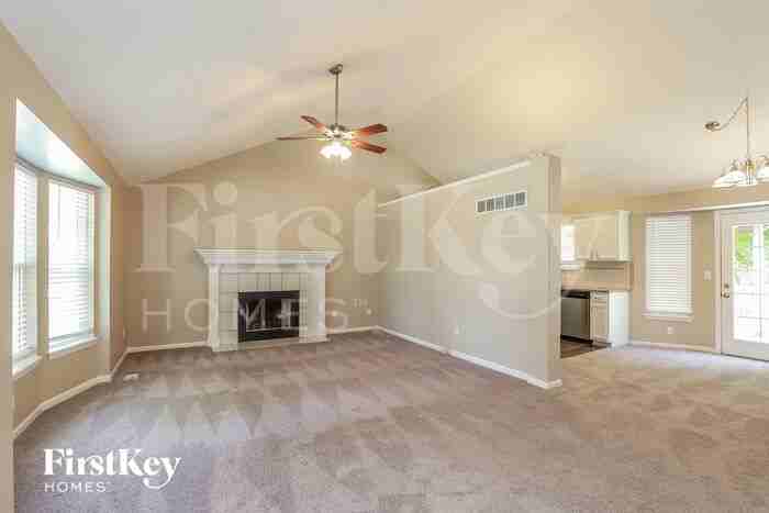 1135 Meadowlark Ln - Photo 2 of 16