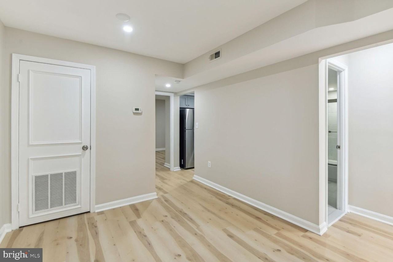 327 8th Street Northeast #8 - Photo 7 of 14