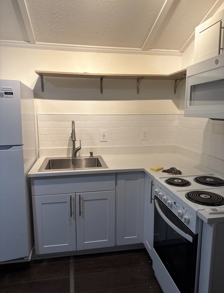 240 Lancaster Ave #101 - Photo 4 of 8