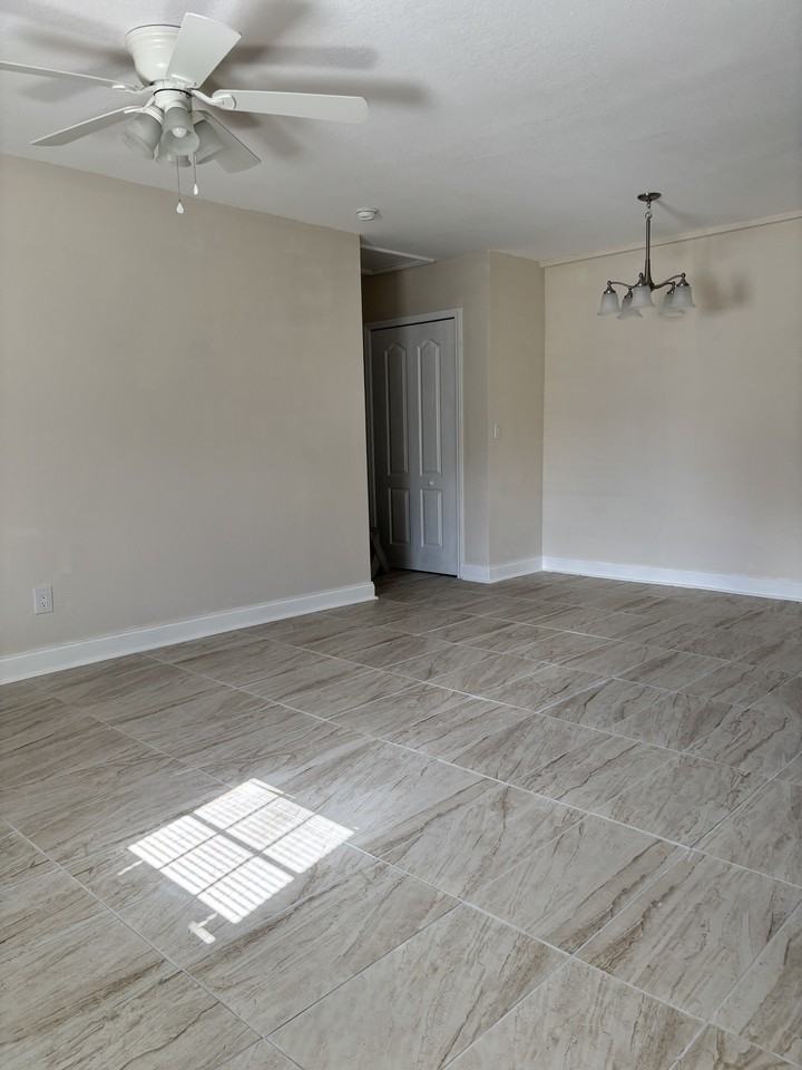 16500 Quarter Horse Ct - Photo 3 of 10