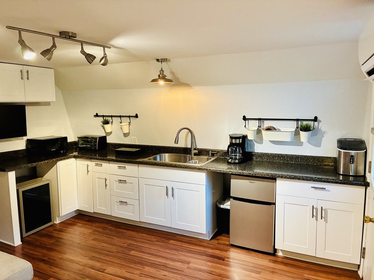 450 Lynn Ave #A - Photo 4 of 5