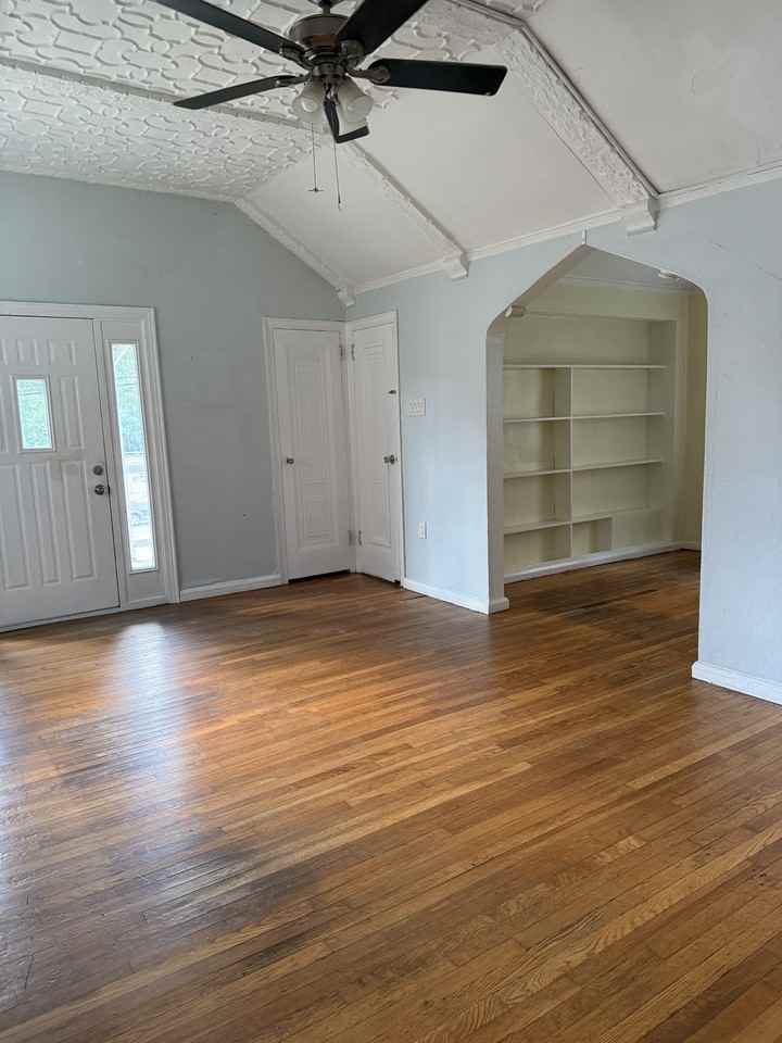 3825 Beechwood Blvd #2 - Photo 4 of 8