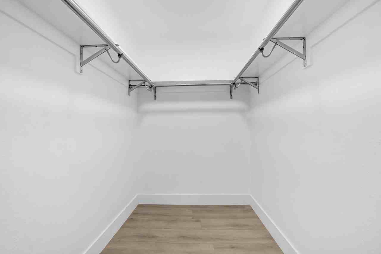 8430 De Longpre - Photo 7 of 25