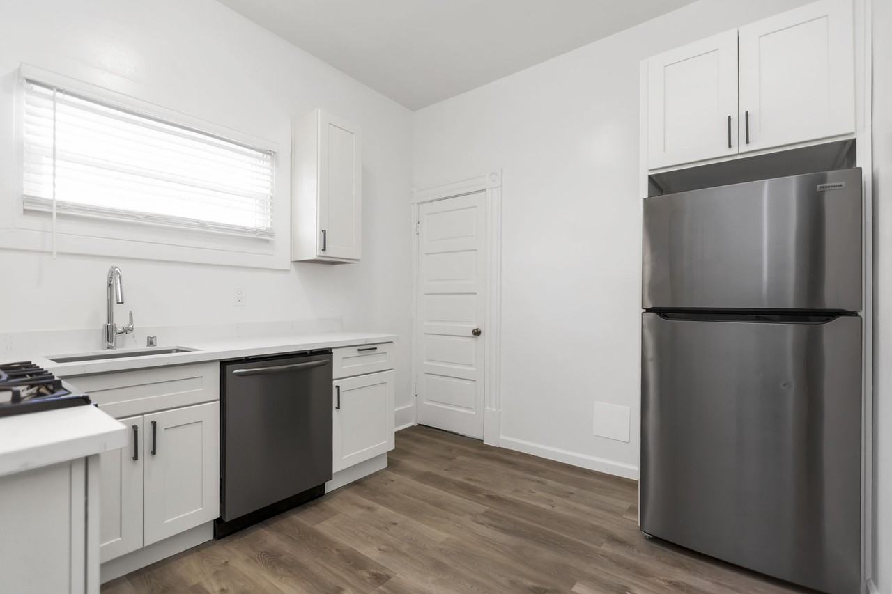 800 Lyon - Photo 3 of 17