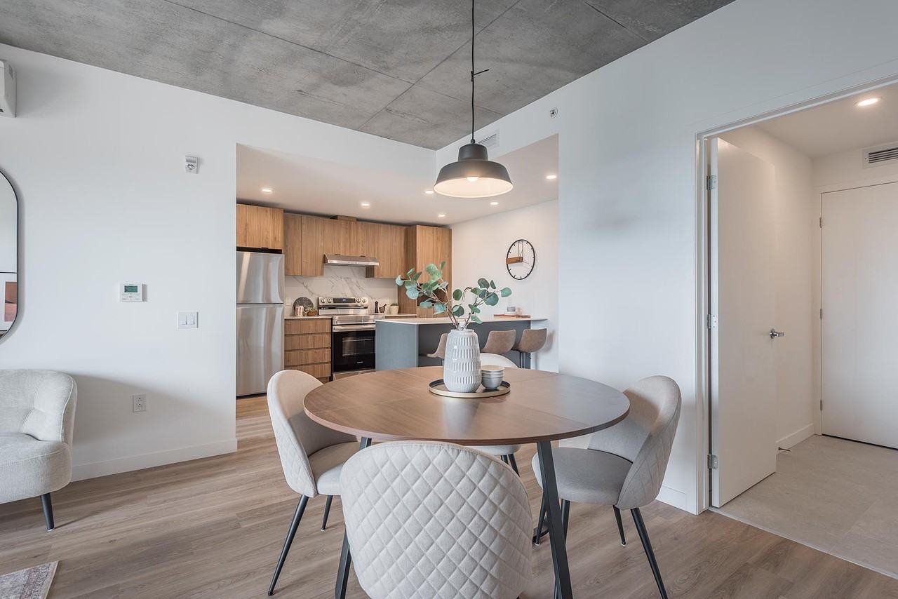 4 Boul Cartier O - Photo 2 of 50