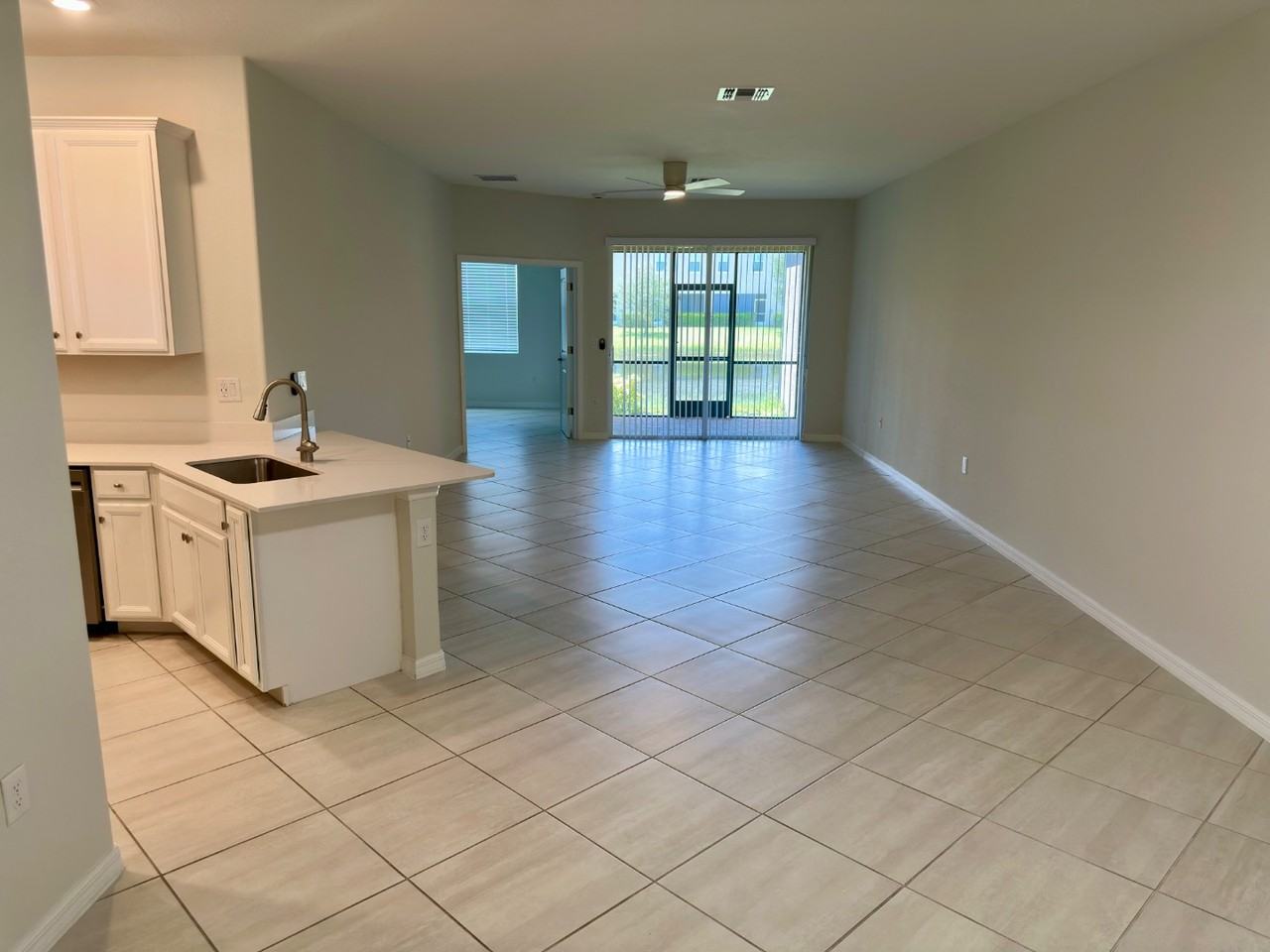 2563 Vine Ave - Photo 5 of 11